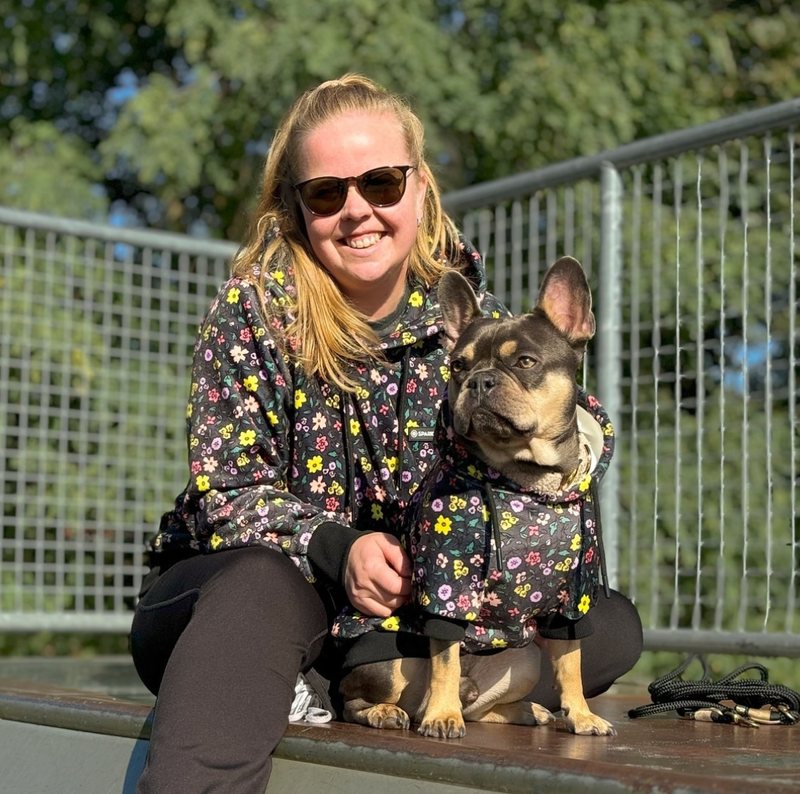 Vintage Flower Hundehoodie – Schwarz